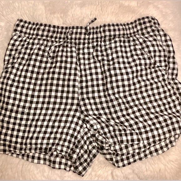 Old Navy Other - Girls black and white checkered shorts with draw string